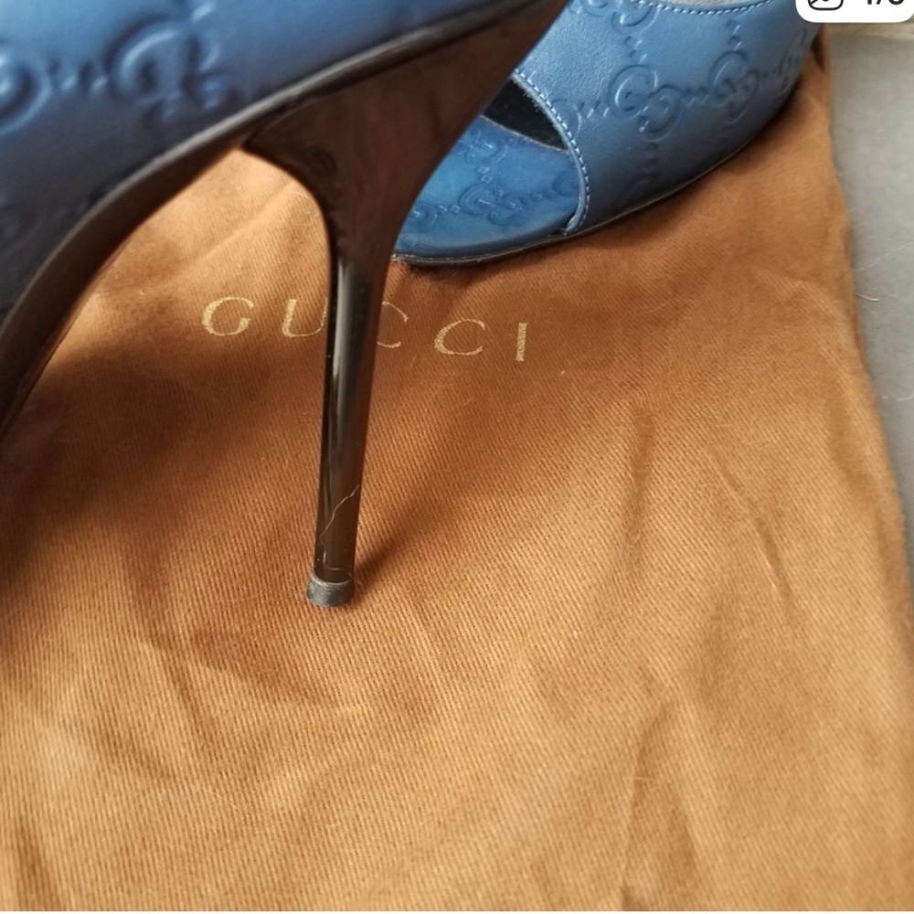 Gucci Embossed Blue Peep-Toe Heels - Picture 4 of 5